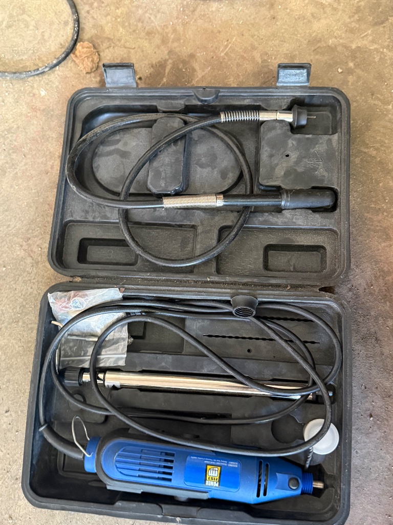(1) Power Fist 8139807 Rotary Tool Kit