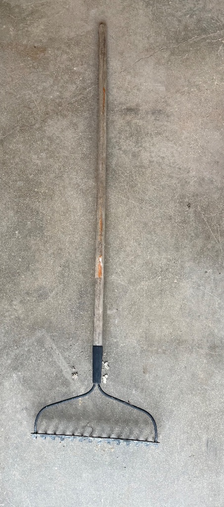 (1) Garden bow rake