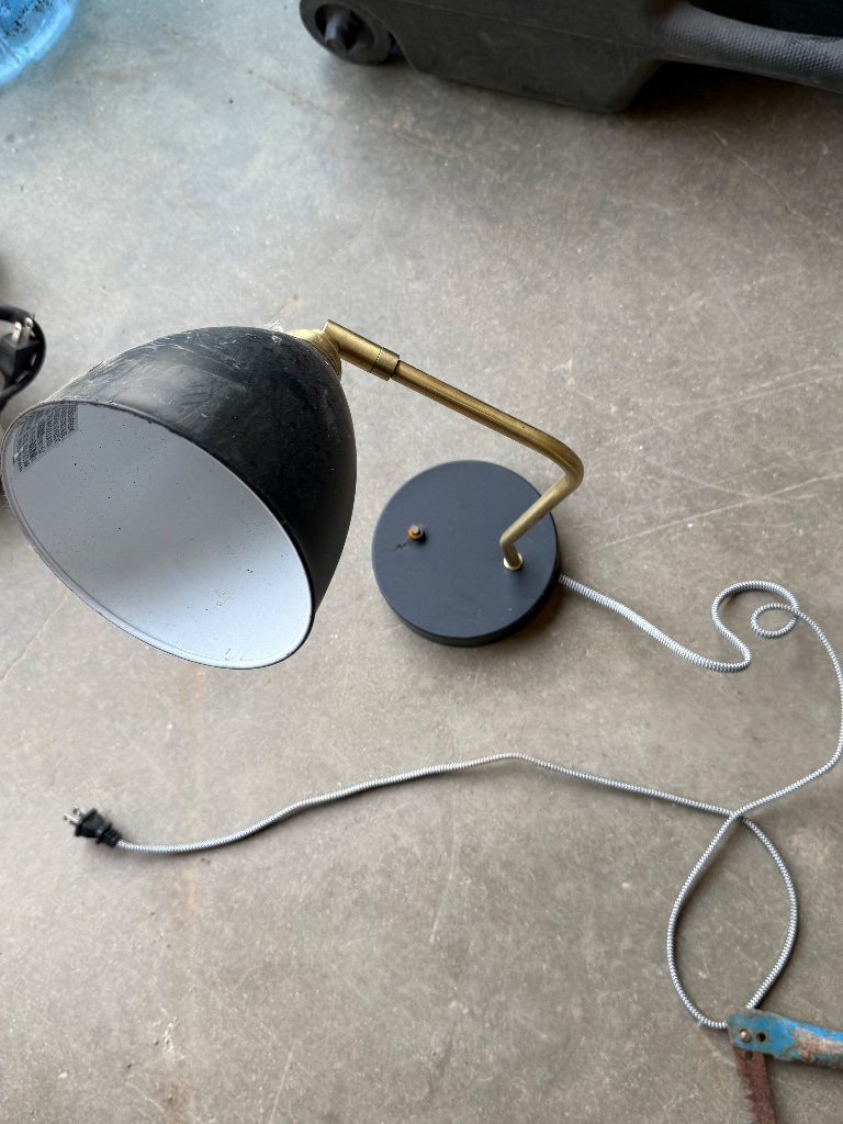 (1) Adjustable arm plug-in wall lamp