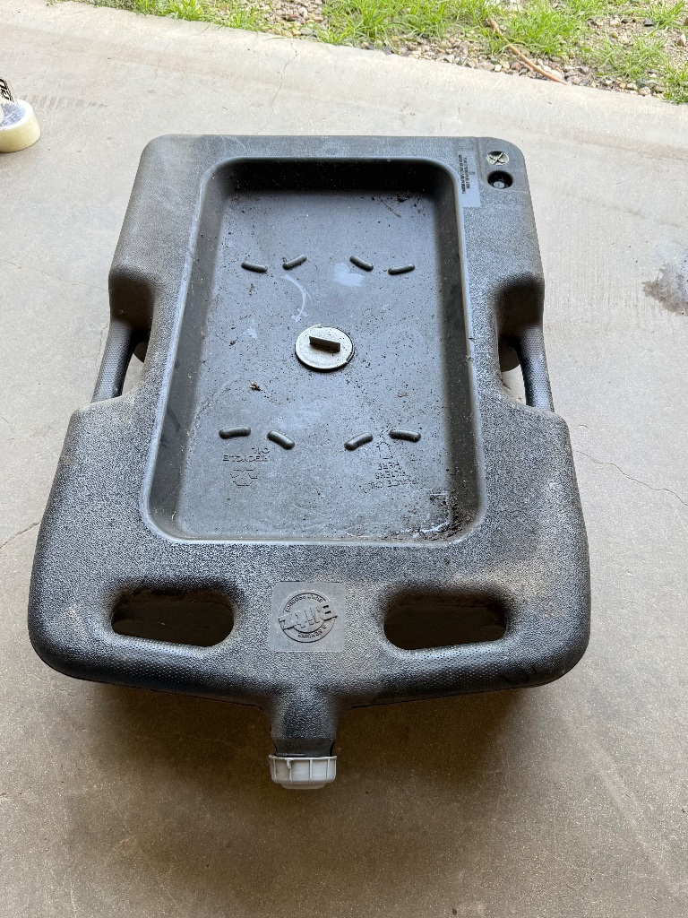 (1) Blitz 3-in-1 low-profile oil drain pan