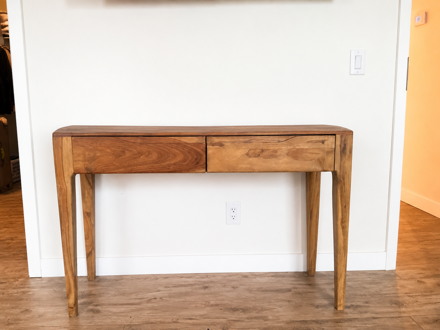Solid Wood Vanity / Console Table – Excellent Condition