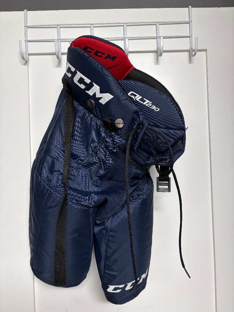 (1) CCM QLT230 Junior Small hockey pants
