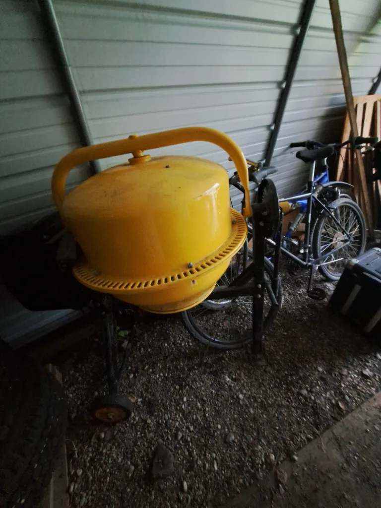 Concrete Mixer 060-4050-2. Very good condition. Used minimally