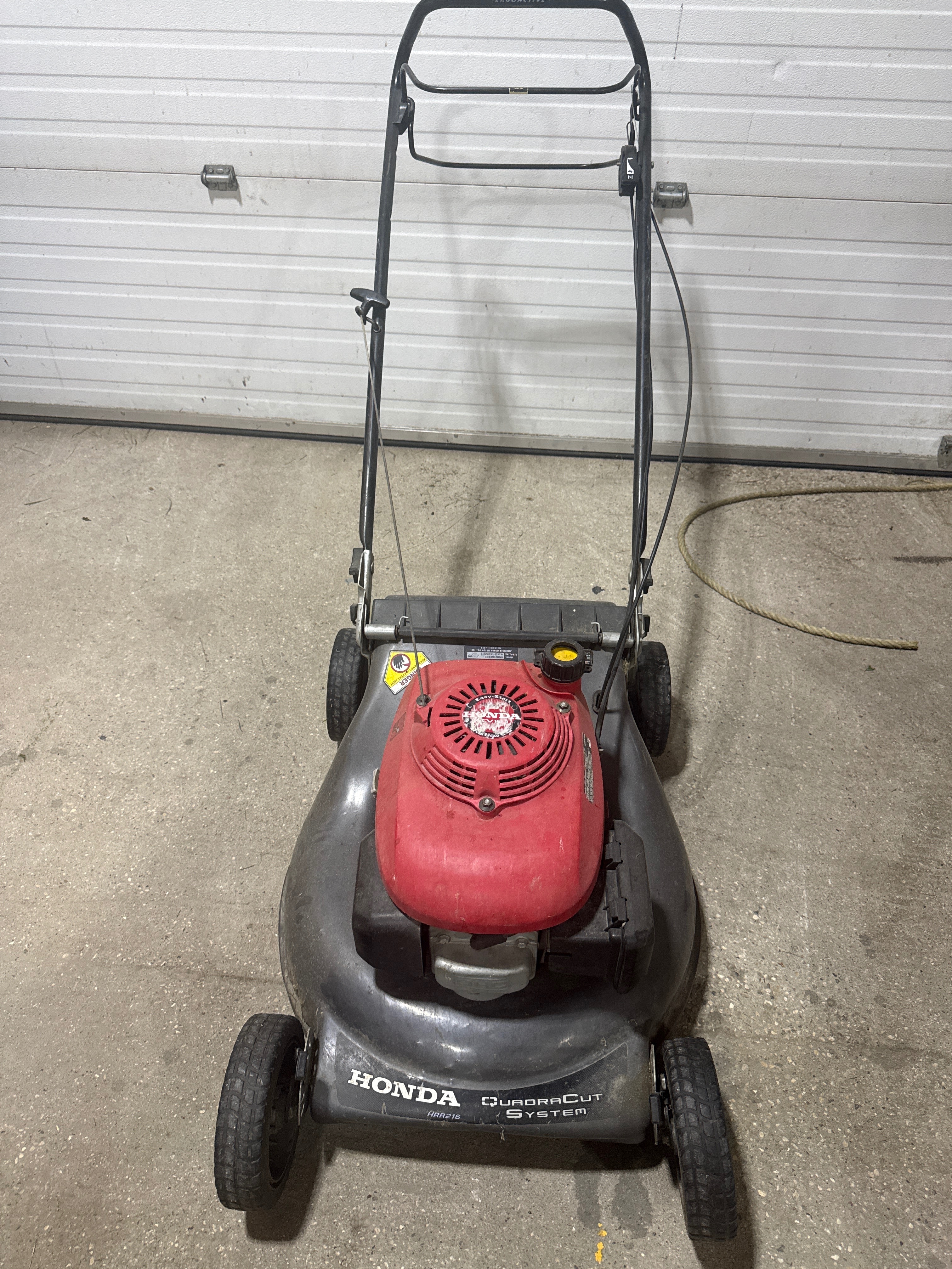 Honda HRR216 Self-Propelled Lawn Mower