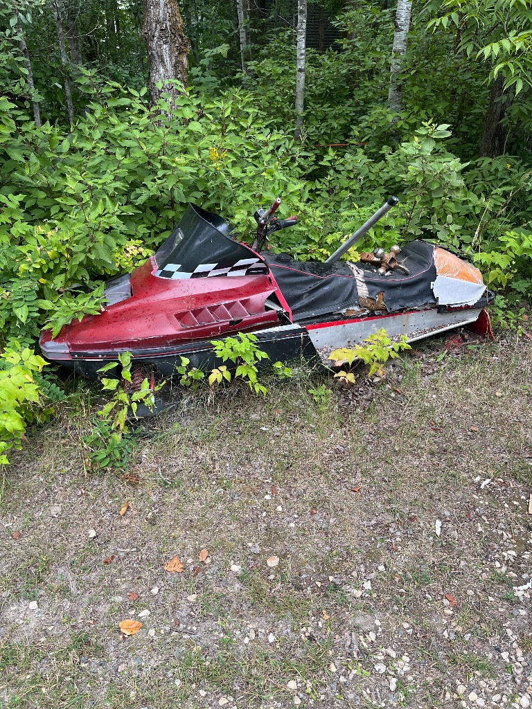 (1) Snowmobile, unidentified manufacturer
